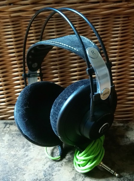 AKG Q701 1.JPG