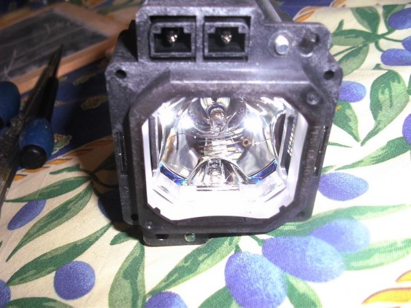 Lampe JVC 350 001.jpg