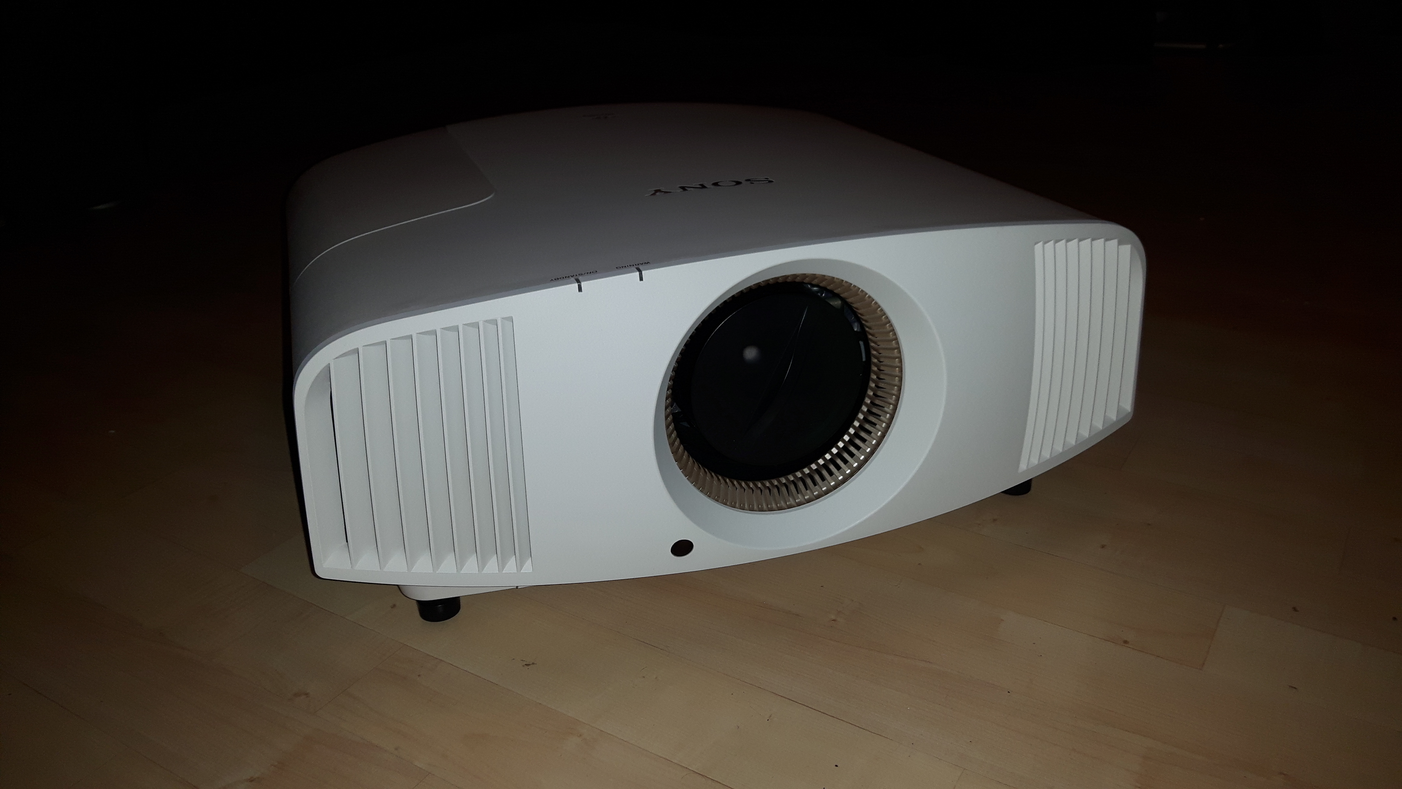 Test HCFR du Sony VPL-VW550ES, projecteur video 4K - HCFR Forum & Magazine